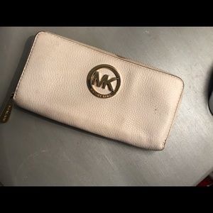 Michael Kors  leather wallet✨